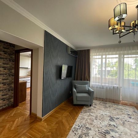 Апартаменты На Арбате Almaty Eksteriør billede